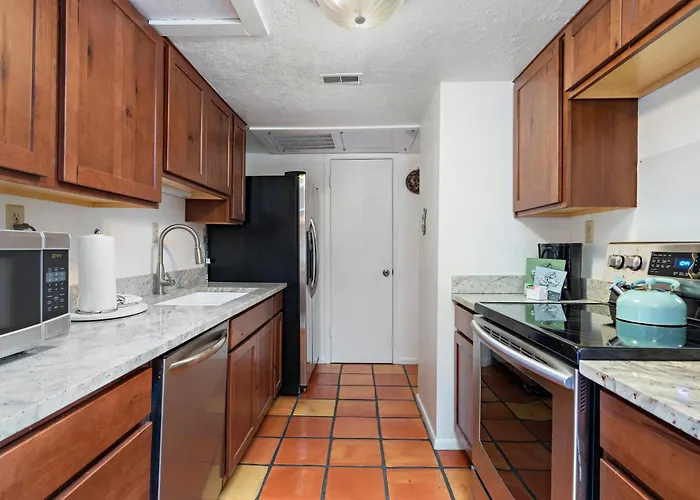 Fort Marcy Suites By All Seasons Resort Lodging